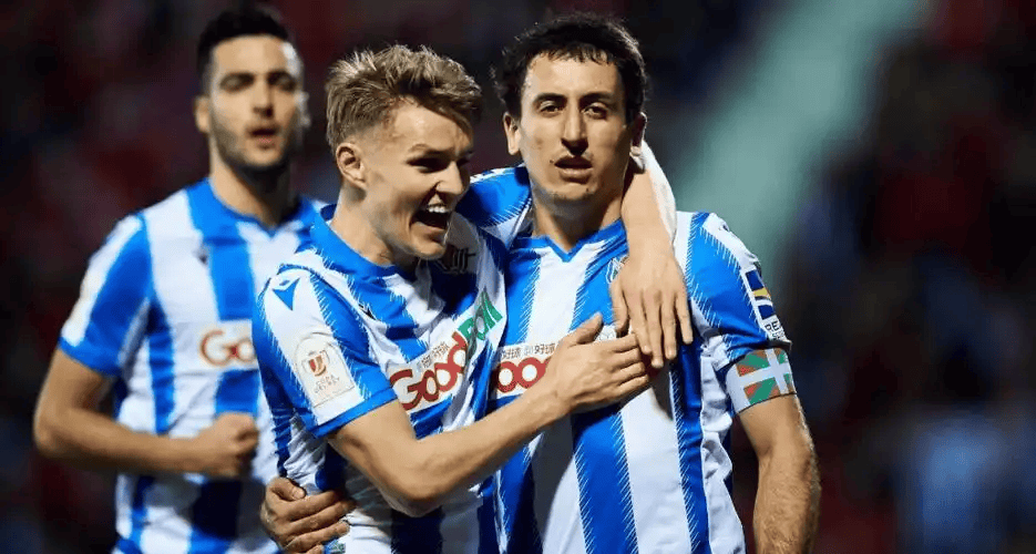 英雄资料-包含今夜足总杯焦点战，皇家社会造点机会，气氛紧张，临场指挥获称赞的词条