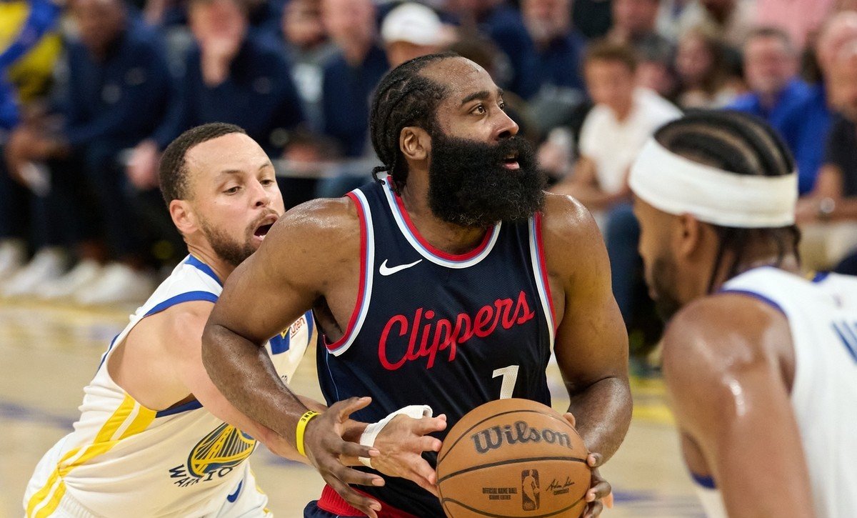 lol攻略-加时末段体能课后，皇家马德里再遭质疑备战NBA季后赛，压力陡增，球队文化再被提及的简单介绍